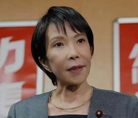 日本这次真把自己玩死了，支持南海仲裁？那你的冲之鸟礁也别要了 日本外相茂木敏
