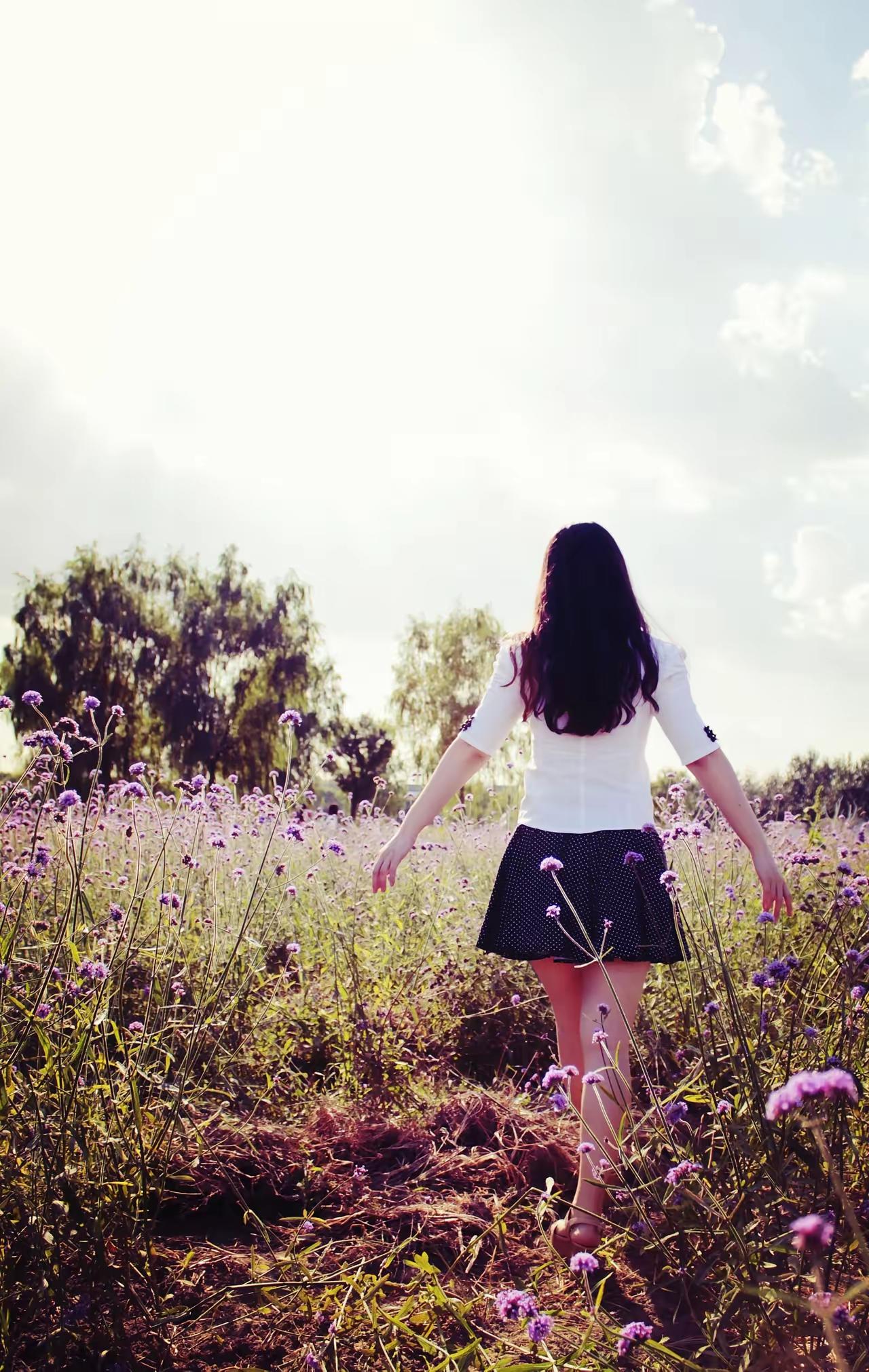 饭桌九种人一请就来，老实人三请就来，爱装蒜不请自来，混饭吃多请不来，喜独