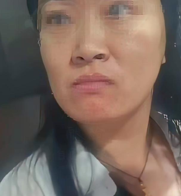 电梯里一场口角，一句"没本事才送外卖"的嘲讽，直接砸掉了自己的饭碗。石家庄一