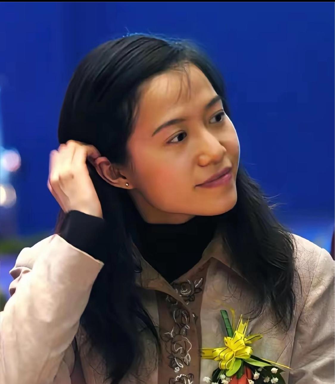 翁帆搬离旧家，做了一件让人暖心又心疼的事这波操作比多少流量明星都让人敬佩