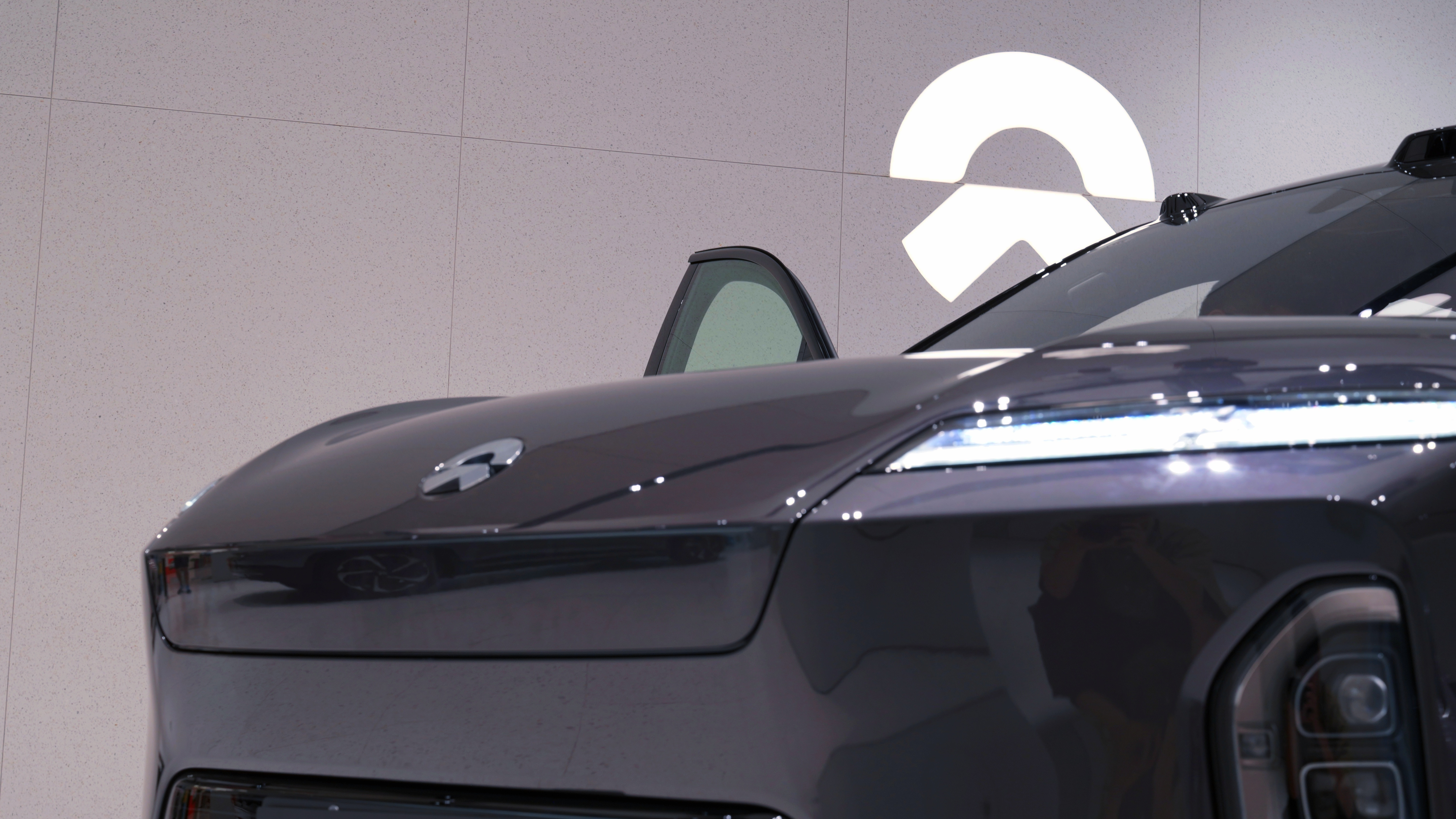 蔚来全新ES8单月交付破两万台BaaS租电（不含电池）：29.88万-33.88