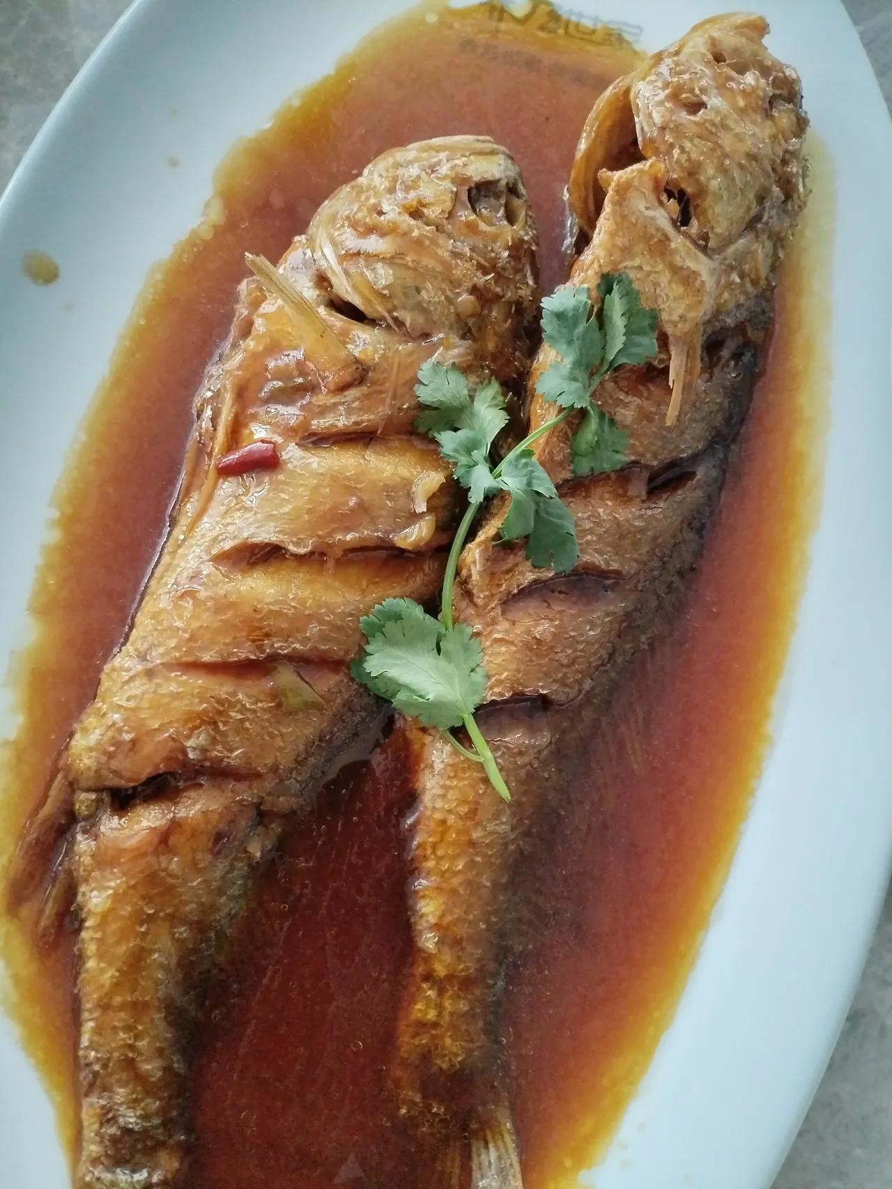 红烧鱼，香浓入味，下饭神器[大笑][大笑][大笑]