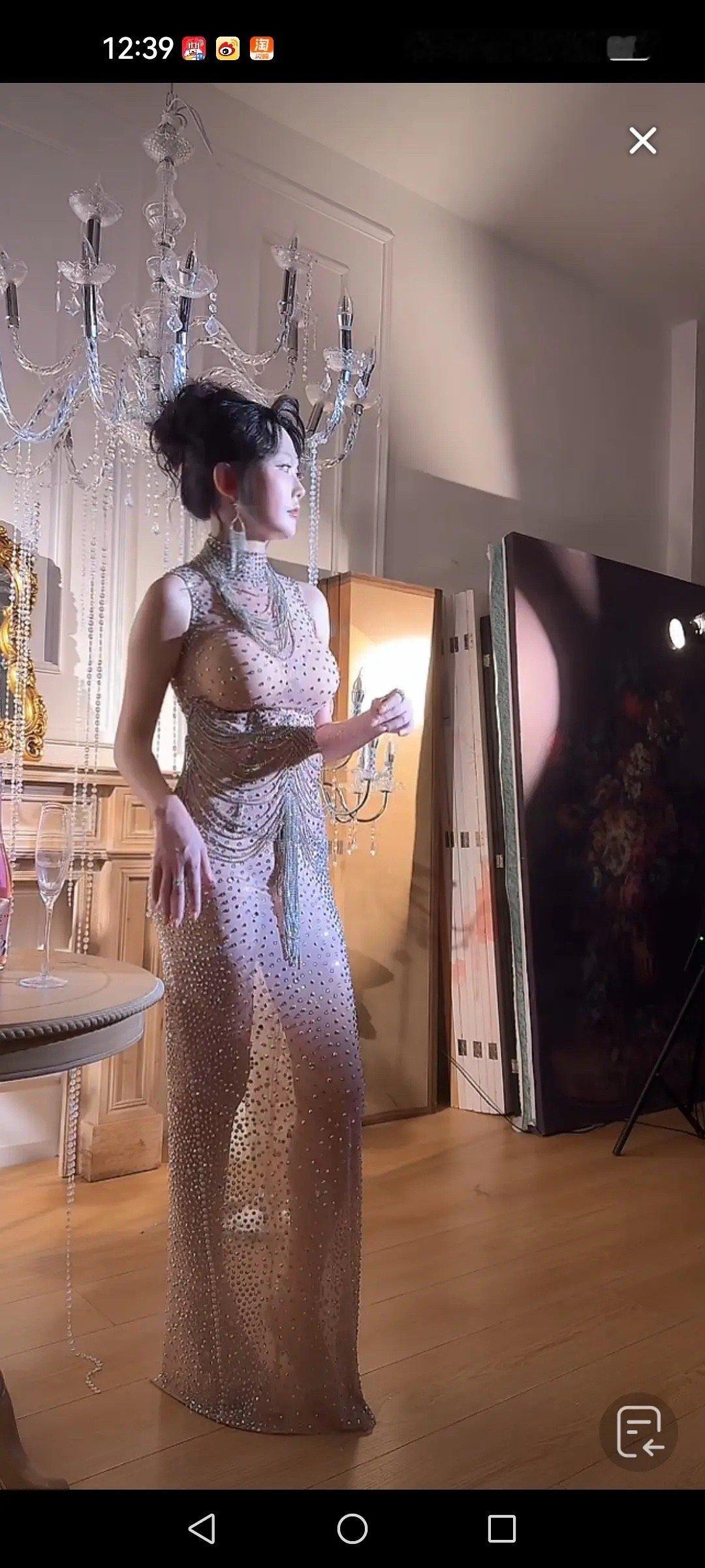 谁在害马姐……什么鬼衣服……​​​