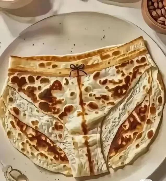 巴黎世家有多奇葩？快来看看这条内裤吧！这修行是内裤还是大饼？我怎么傻傻的不好分