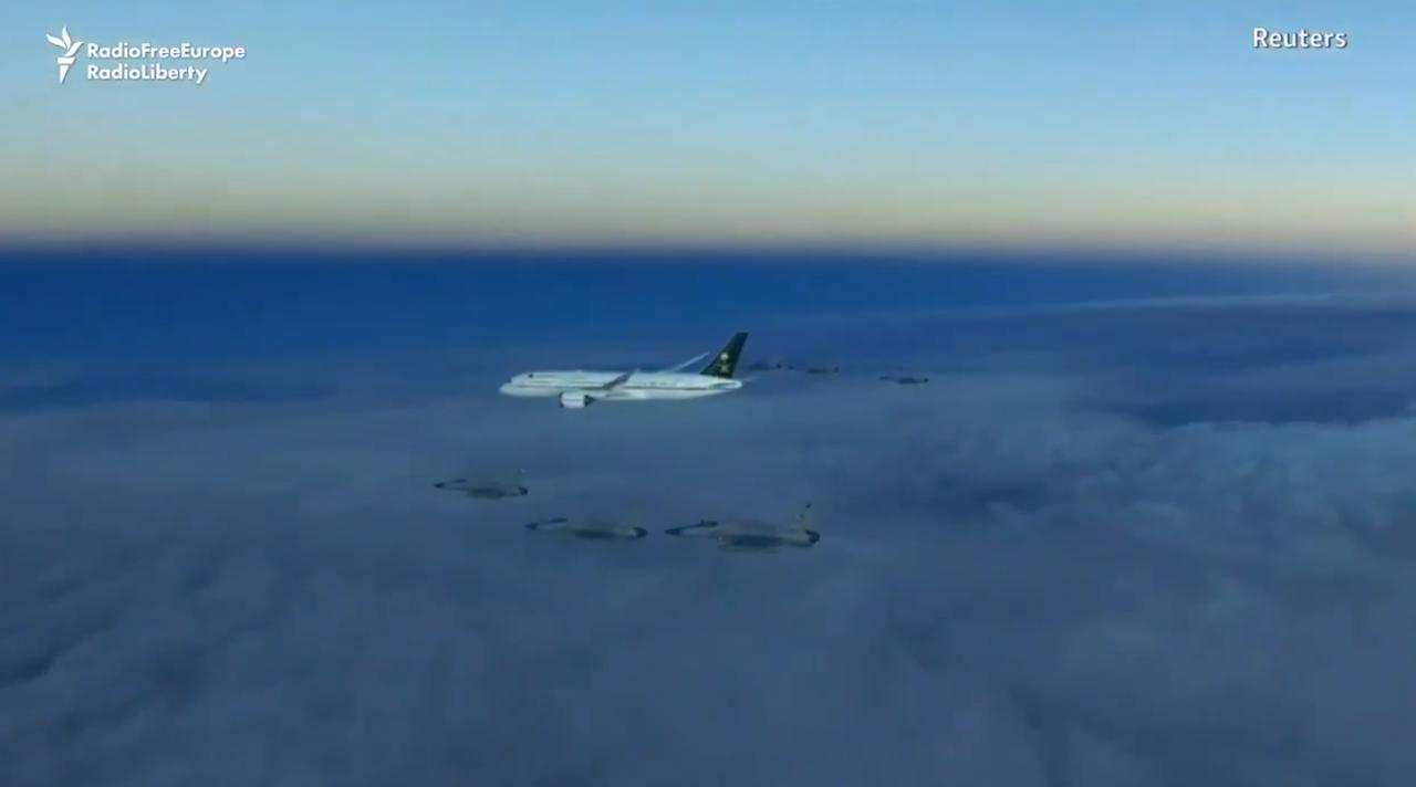 今天伊朗去谈判，没战斗机护航，好兄弟巴基斯坦寻思，这事是我张罗不能就这么黄了，就