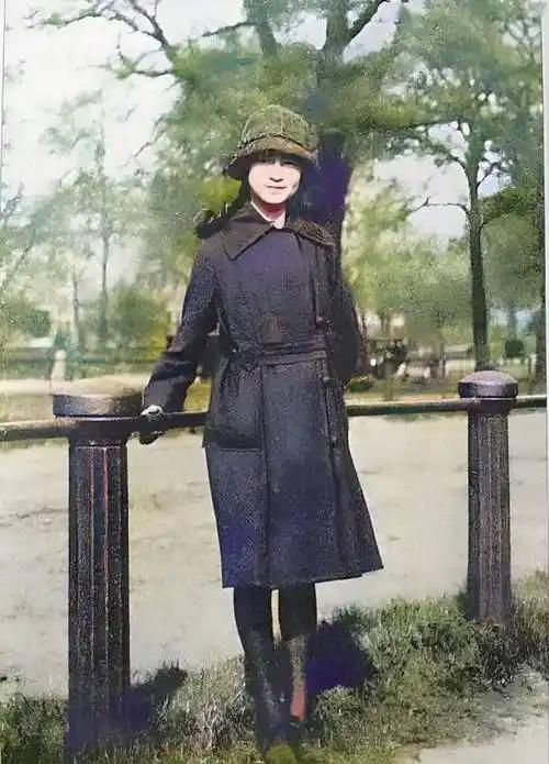 一个性学专家说："但凡有点姿色的已婚女人，自己愿意的话，都不止一个男人。"这