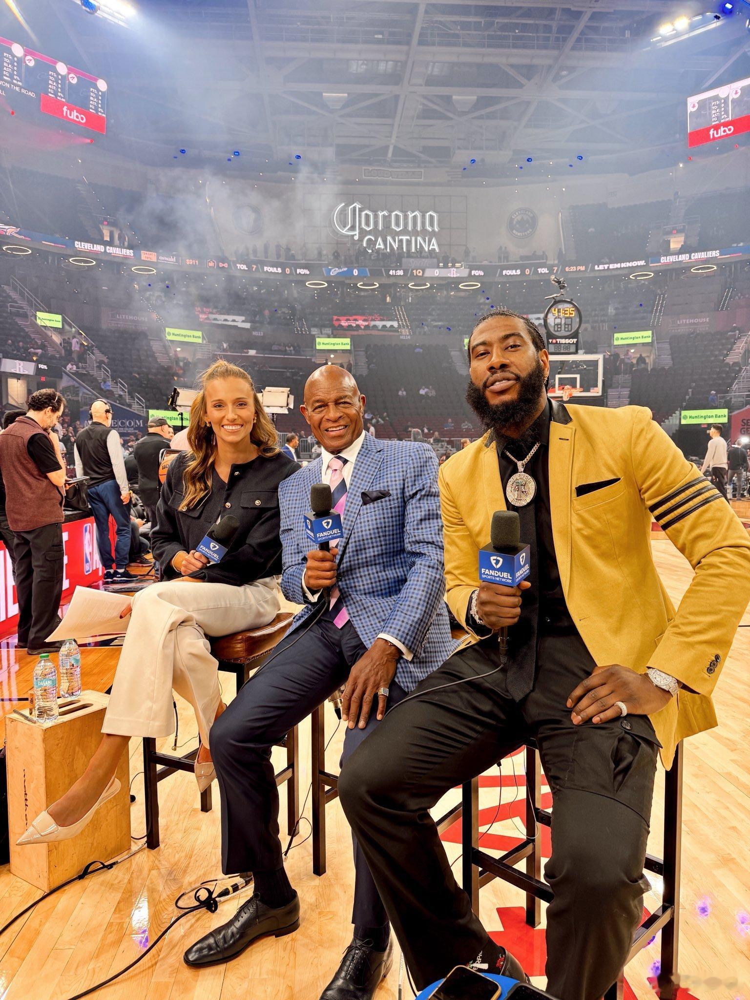 有阵子没见窝火前任了👀Cayleigh怎么有点憔悴，带娃不易呀。。