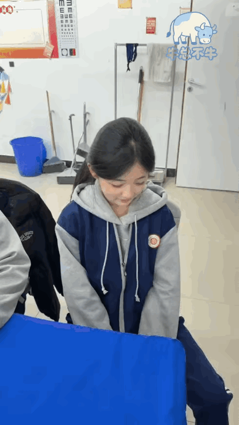 年轻人嘛，喜欢自作多情，可以理解！[吐舌头眯眼睛笑][吐舌头眯眼睛笑][吐舌头眯眼睛笑][吐舌头眯眼