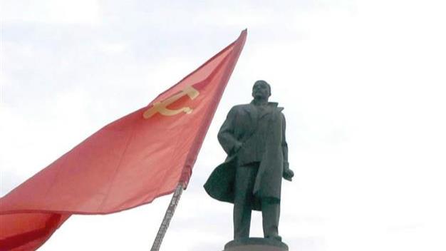 全欧洲都在反俄。 唯独斯洛伐克总理菲佐，反着来。 他要去莫斯科。 要