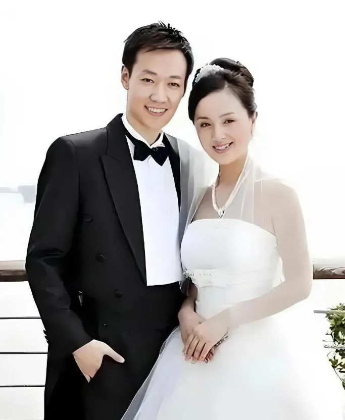 朱媛媛表示，她和辛柏青结婚当天，就向他提了个要求，并非让他挣大钱，也不是要求多