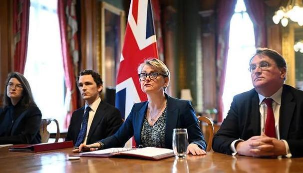 史上最讽刺结盟！50国护航航道，却不带全球最大霸主。4月17日，英法牵头