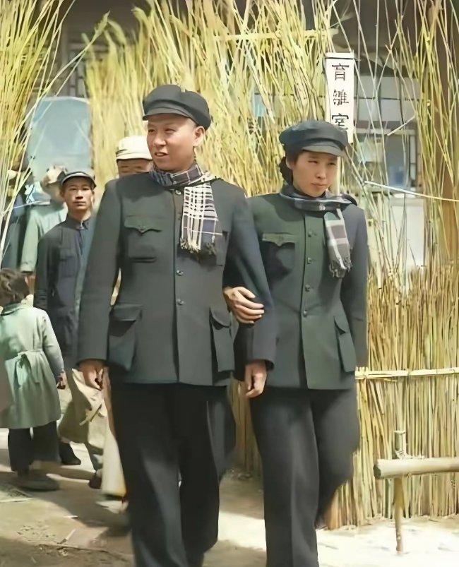 1948年8月21日，刘少奇、王光美在西柏坡结婚。这一年，刘少奇50岁，王光美2