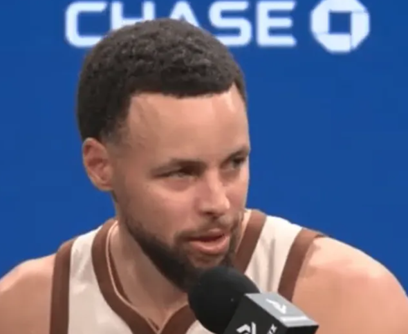 NBA常规赛，全场战罢，勇士以137-103战胜国王。赛后，库里接受了记者采访