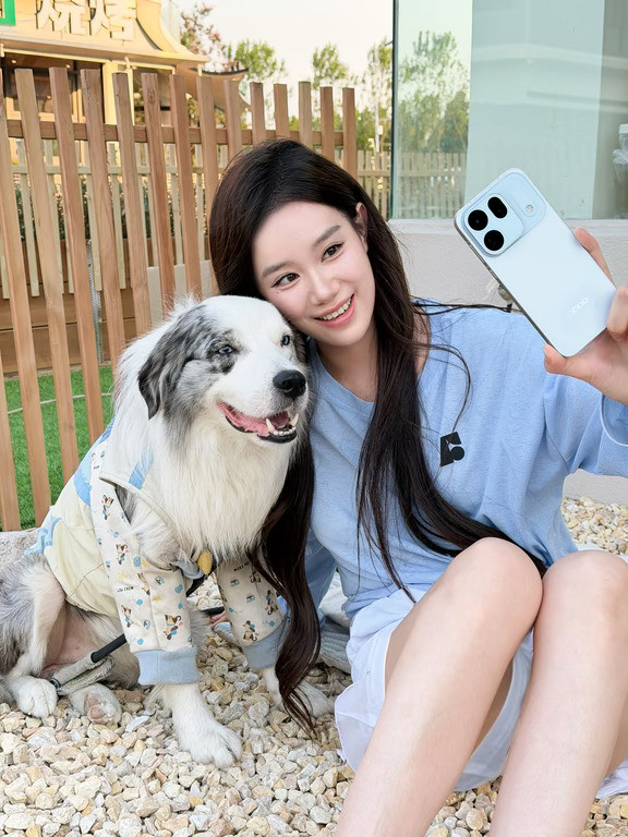 一身冰蓝色很难不漂亮