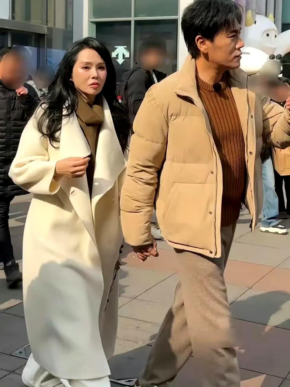 伊能静问秦昊：“女儿换学校找老师，我当时哭着给你打电话，你有没有觉得烦？”没想到