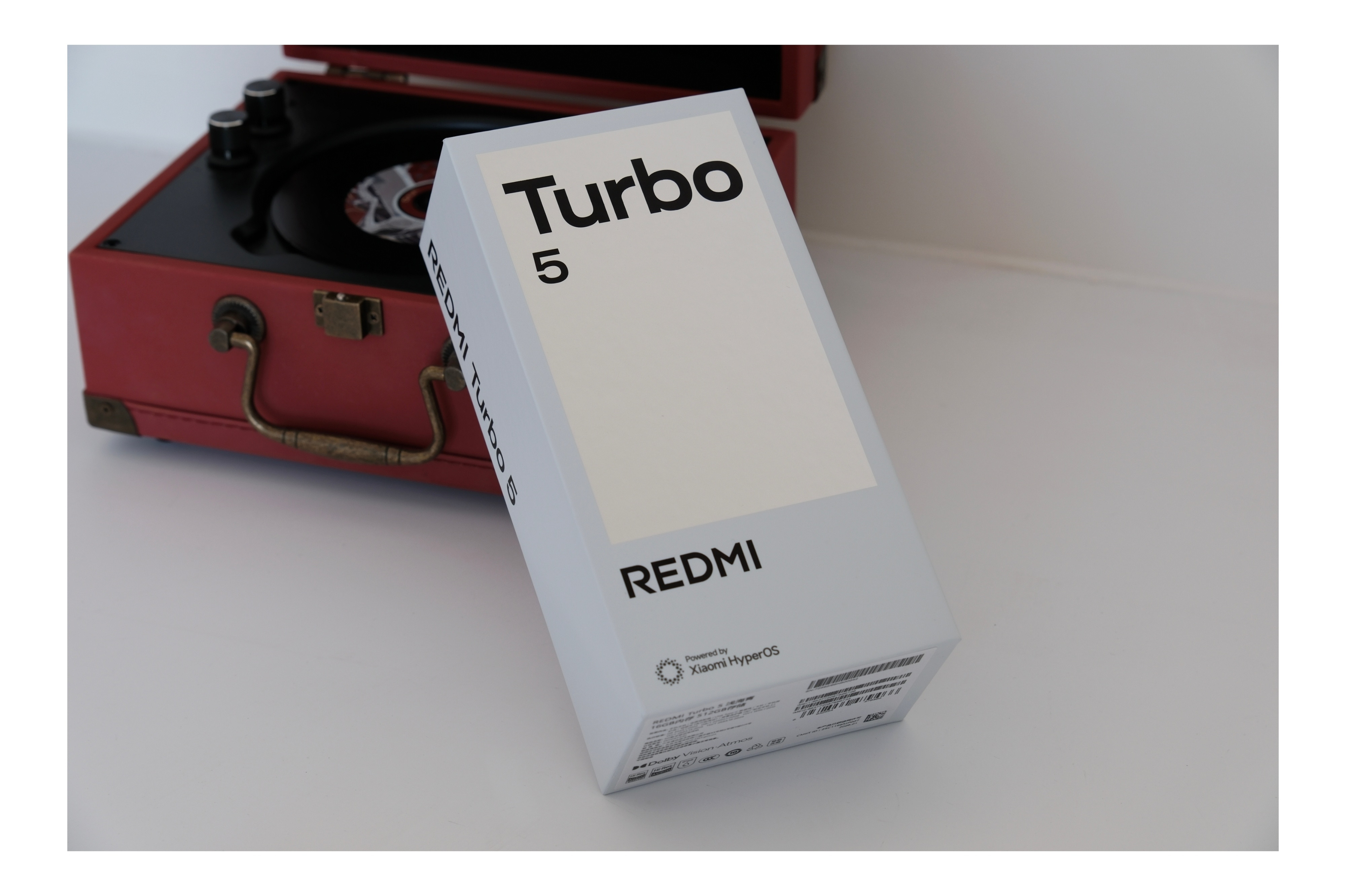 分享一组REDMITurbo5的实拍，和Turbo5Max一样，都是自身