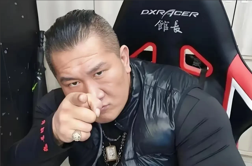 网红馆长选择这个时间来大陆，统一台湾前夕，难道是真的要“连夜绣红旗”？他原来