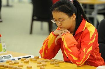 唐丹长期统治女子象棋，女子顶尖棋手，为何很难和男子大师同台抗衡？唐丹手握十次全