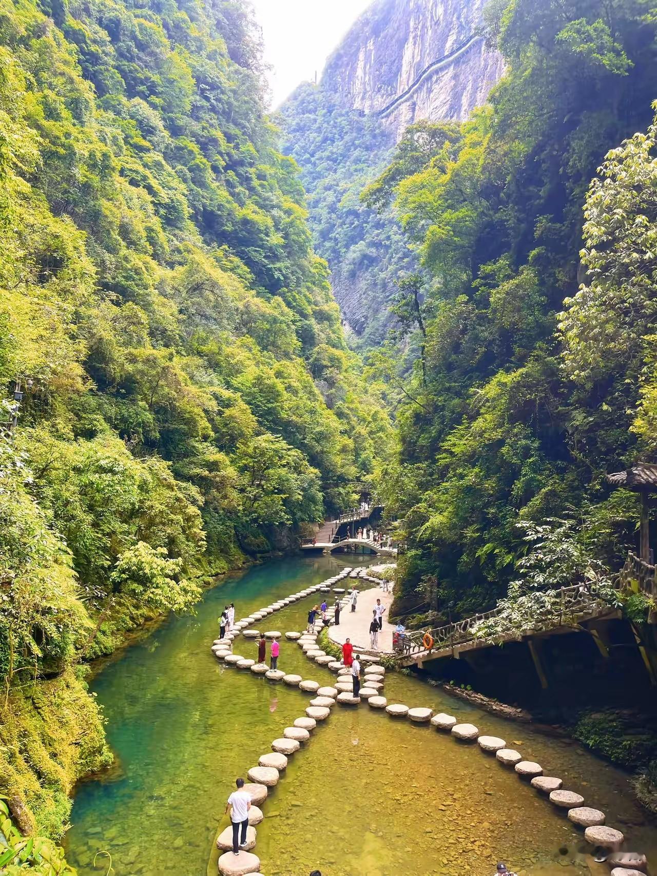 6条成年人必须守住的处世底线，越早看懂越少吃亏1. 别随意向旁人全盘吐露软