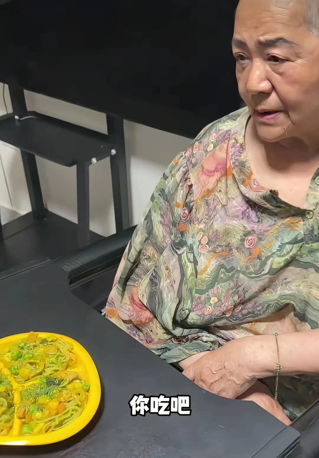 天赐父亲传来了三个好消息:对于六岁的小天赐，大家有很多看法，一个天真灿漫的童