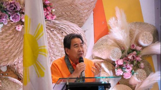 最近，菲律宾议员鲁弗斯·罗德里格斯提出了一个大胆的请求，他希望美国能无偿赠送一艘
