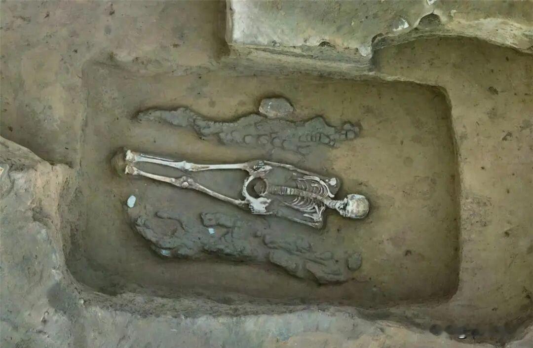 4300年前的泥塑，凭啥比商周青铜器还牛，咱们老祖宗到底有多会玩？内蒙古寨子塔