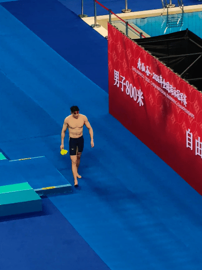 孙杨好久不见的800自孙杨的800自，上一次是2019，这一次是2026。中间隔