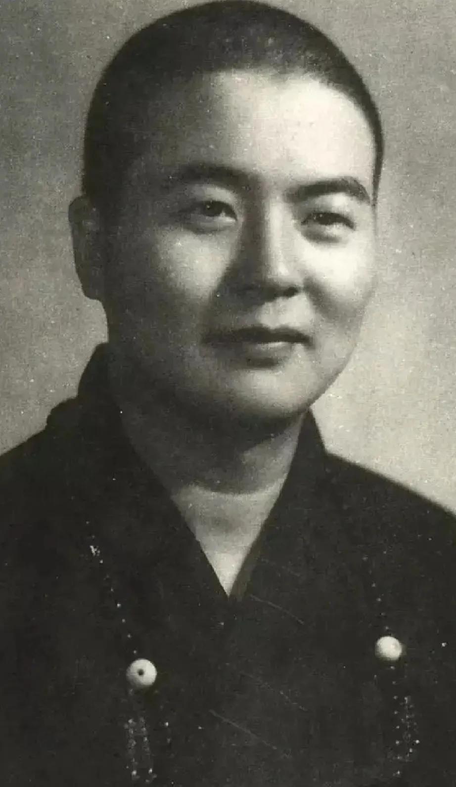 同样是佛家有名的大师，两者的面相给人的感觉却截然不同。前者是中国当代十大高僧之