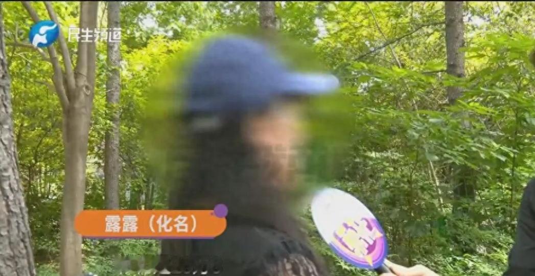 河南开封，一名二十一岁的姑娘和妈妈吵了起来。她顺手拿起一把凳子，对着母亲说道，对