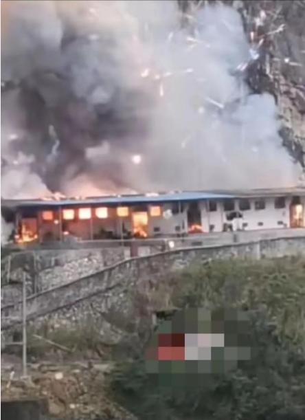 广西某地花炮仓库爆炸，震醒山谷！黎明的宁静被一声巨响撕裂，广西某地山谷中