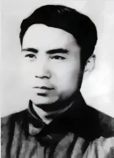 1974年，吉林长春发生了一起轰动一时的案件，一个名叫史云峰的青年工人被逮捕，因