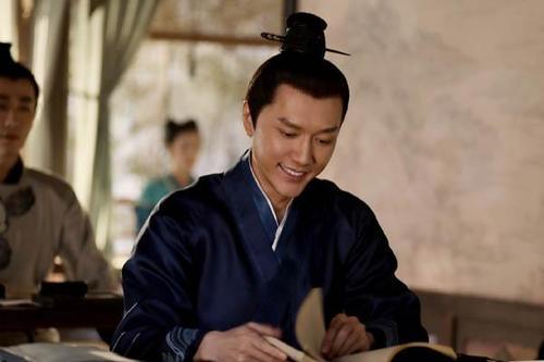 《知否》中的顾廷烨从来都不是被命运抛弃过的人，而是一个被命运反复试探的人。用继