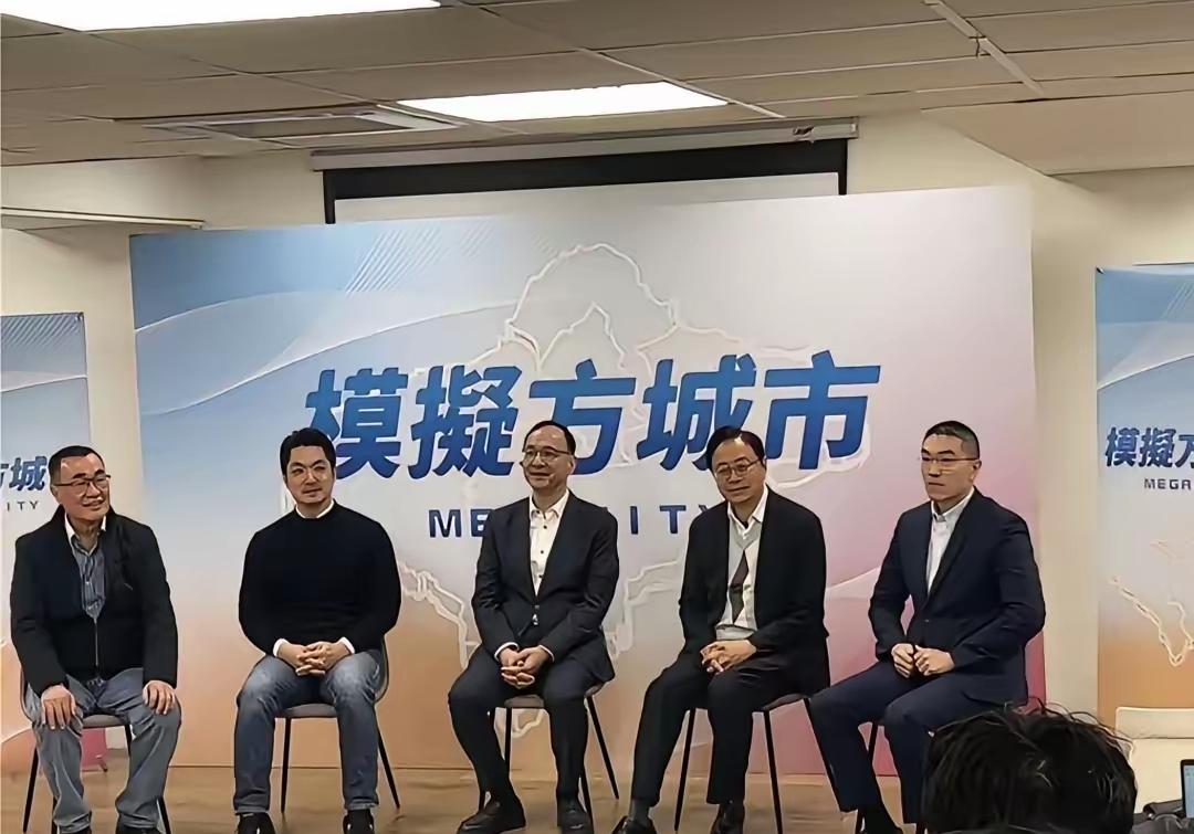 最近蓝营内部的各个派系大佬都非常活跃，像卢秀燕去了美国“面试”，她的团队更是各种