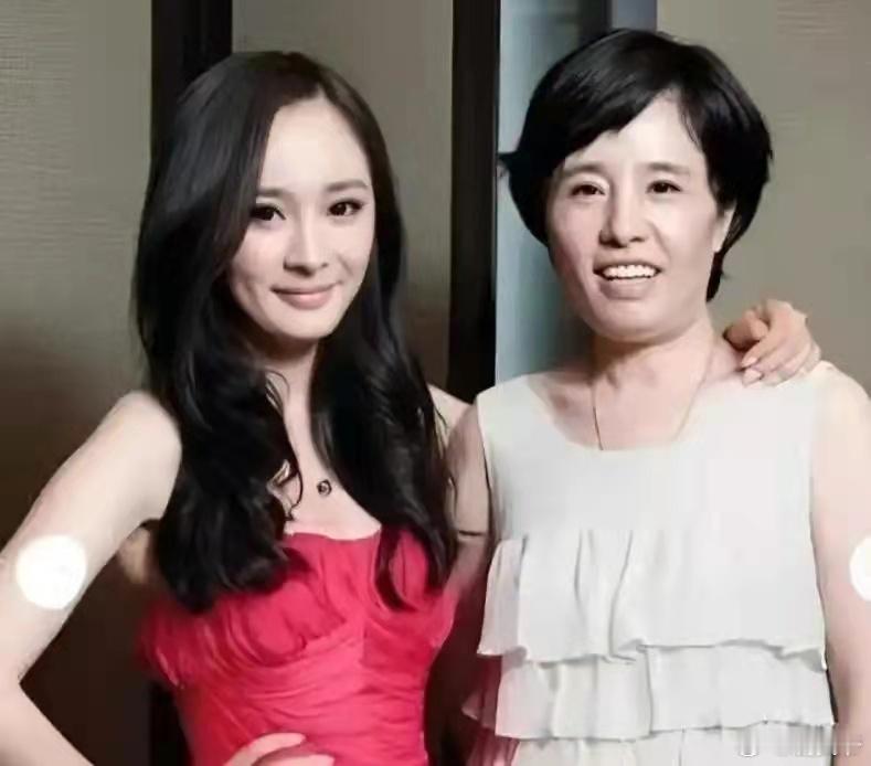 看看明星与母亲的合照，基因遗传真的是玄学！​​​