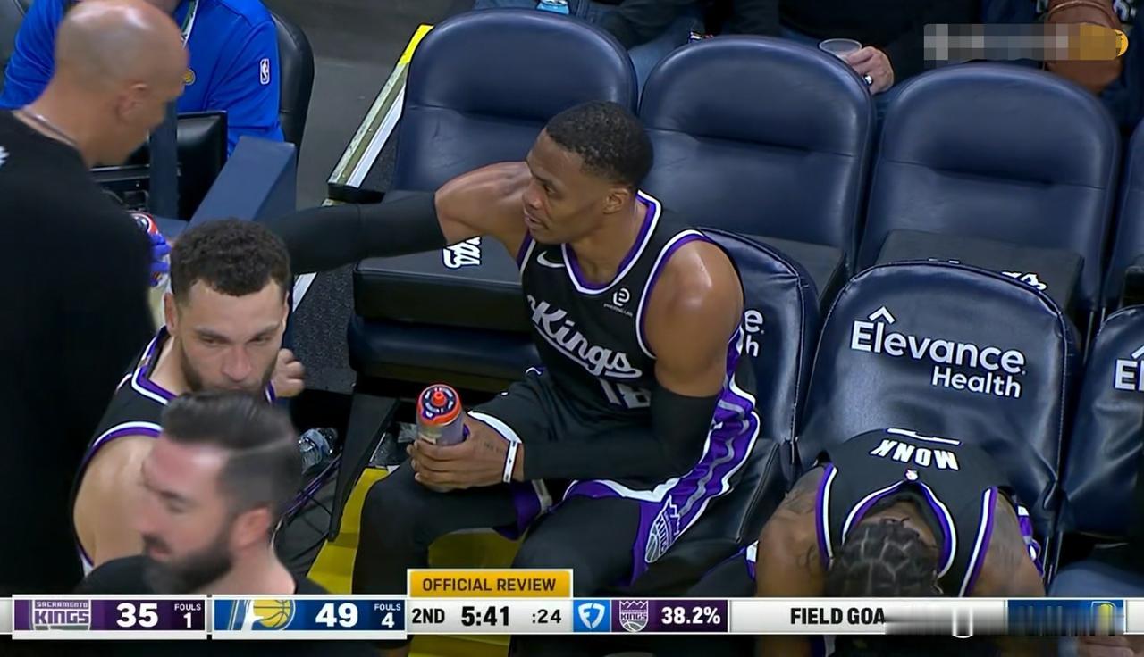 在刚刚结束的一场NBA常规赛中，国王在客场以105：116输给了步行者。值得一提