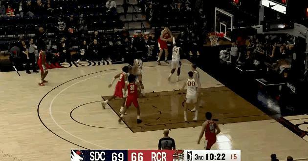 杨瀚森这种视野，就是天赋魔术师杨瀚森，不是白叫的！杨瀚森背靠背出战g联赛