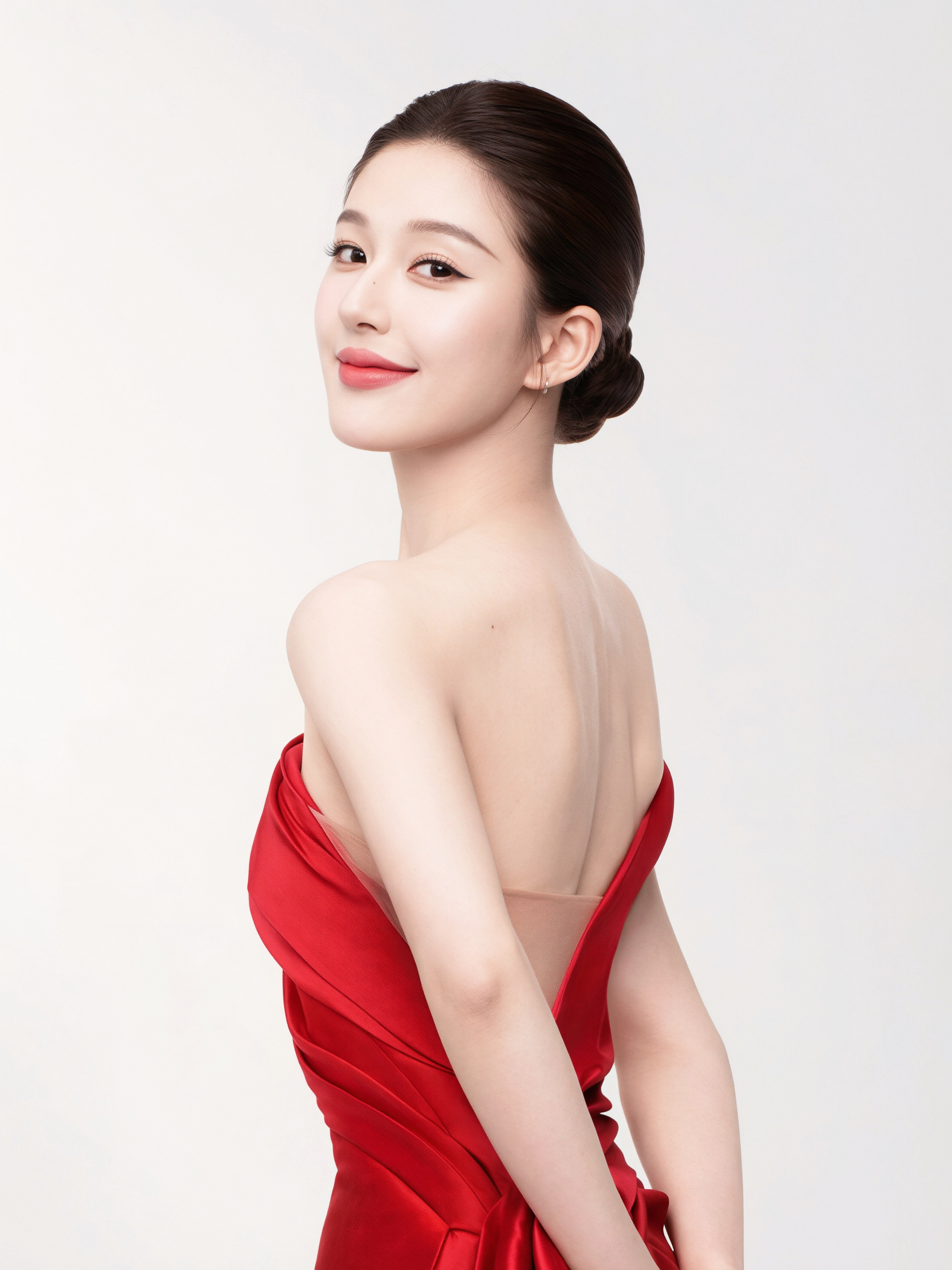 最新全球代言的照片完美诠释了什么叫东方顶美的骨相，饱满、大气、漂亮、整洁、端庄。