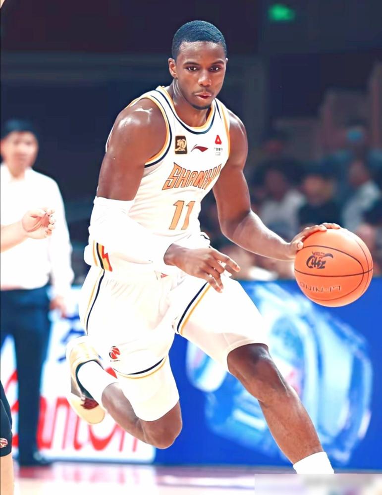 迪亚洛很嚣张！揭幕战横冲直撞，不是犯规就是危体。先把事说清楚：这场揭幕战里，