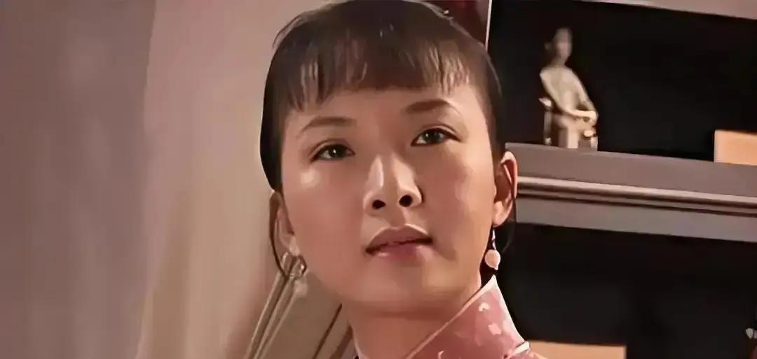 换角第40集，我直接弃剧谢兰演的香秀，泼辣得像胡同里窜出来的野猫。江珊一出