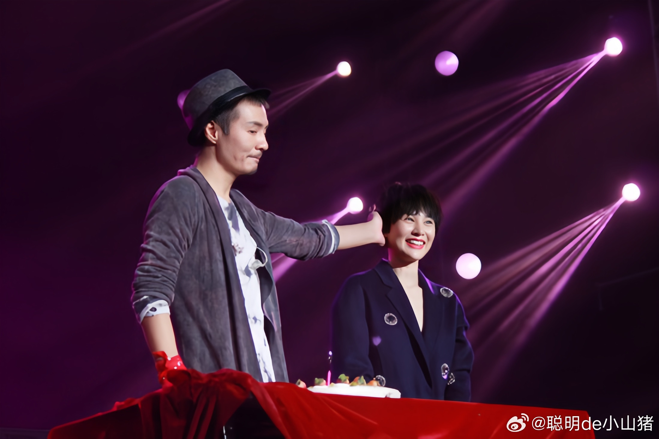 #朴树吴晓敏#朴树吴晓敏屡传婚变，匿名瓜该不该信[？？？]近日一则重磅匿名爆料刷屏全网，根据线索直指