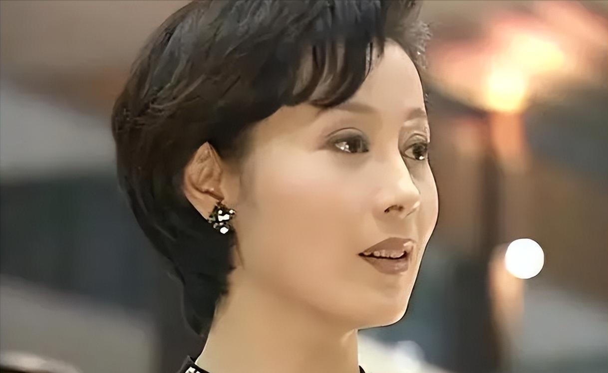 1994年，42岁的尤小刚为邬倩倩放弃了与田歌的婚姻。尤小刚与田歌的结合