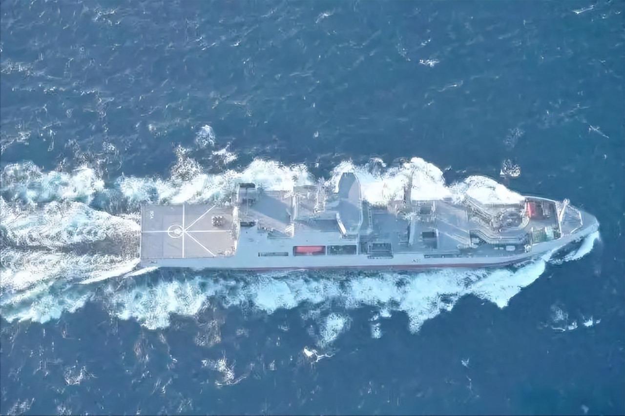 枪口对准出头鸟！新西兰昏了头，派最大军舰闯台海，我军当场立威最近台海不太平，