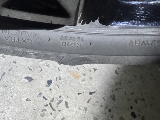 325i换轮胎开了不到一年，昨天发现后轮有鼓包，这个破韩泰还真贵啊，985一条