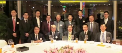 在香港，很多富有的绅士选择单身，并非因为他们娶不起妻子，亦非因为他们不需要女性陪