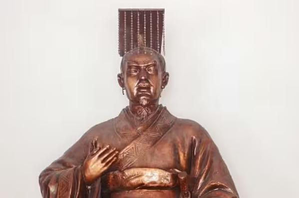 项羽为什么一定要杀义帝？首先得搞清楚，义帝到底是个什么角色。义帝名叫熊心，是