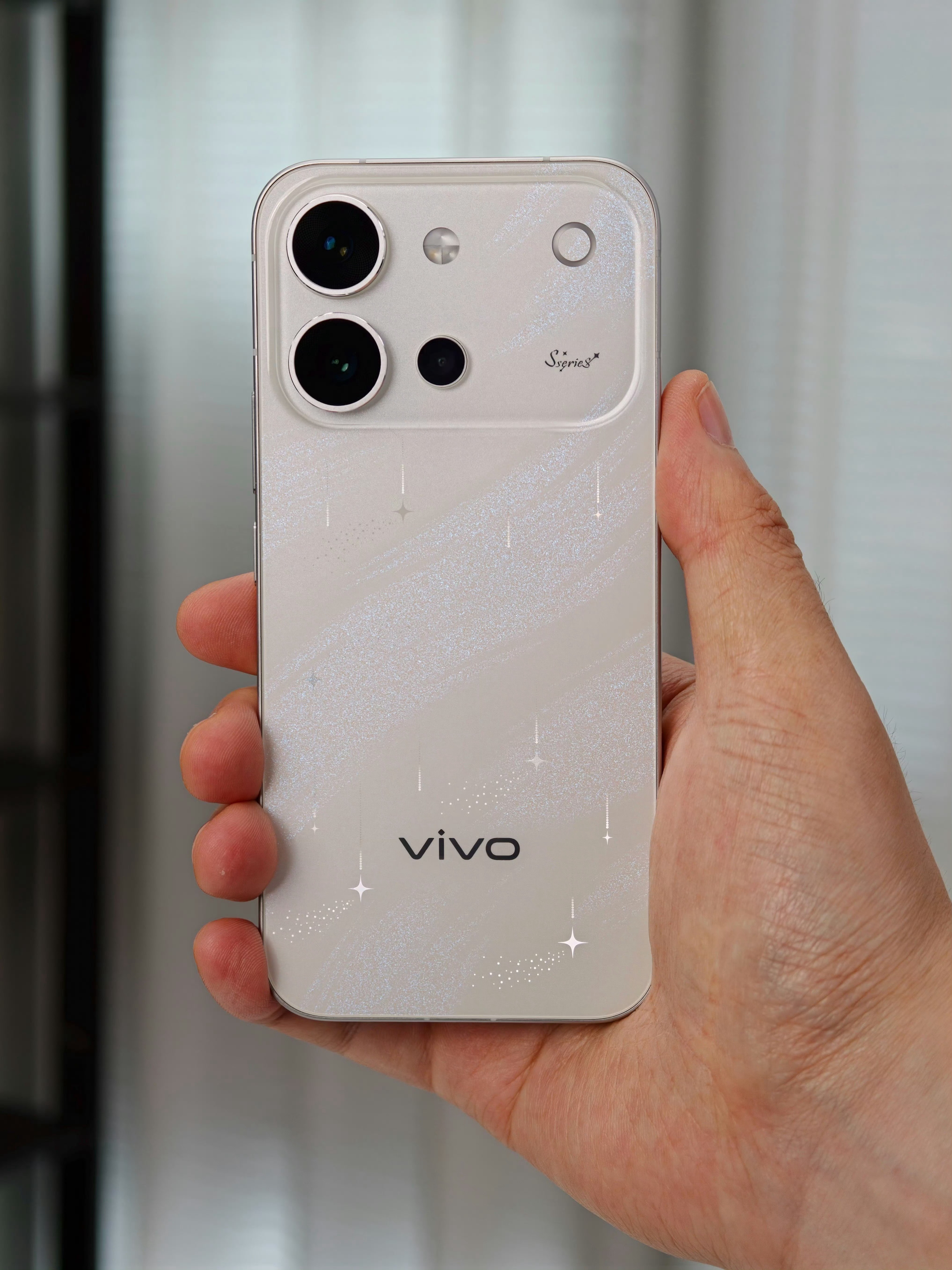 vivoS60真机，这个“星星海”后盖你给几分？