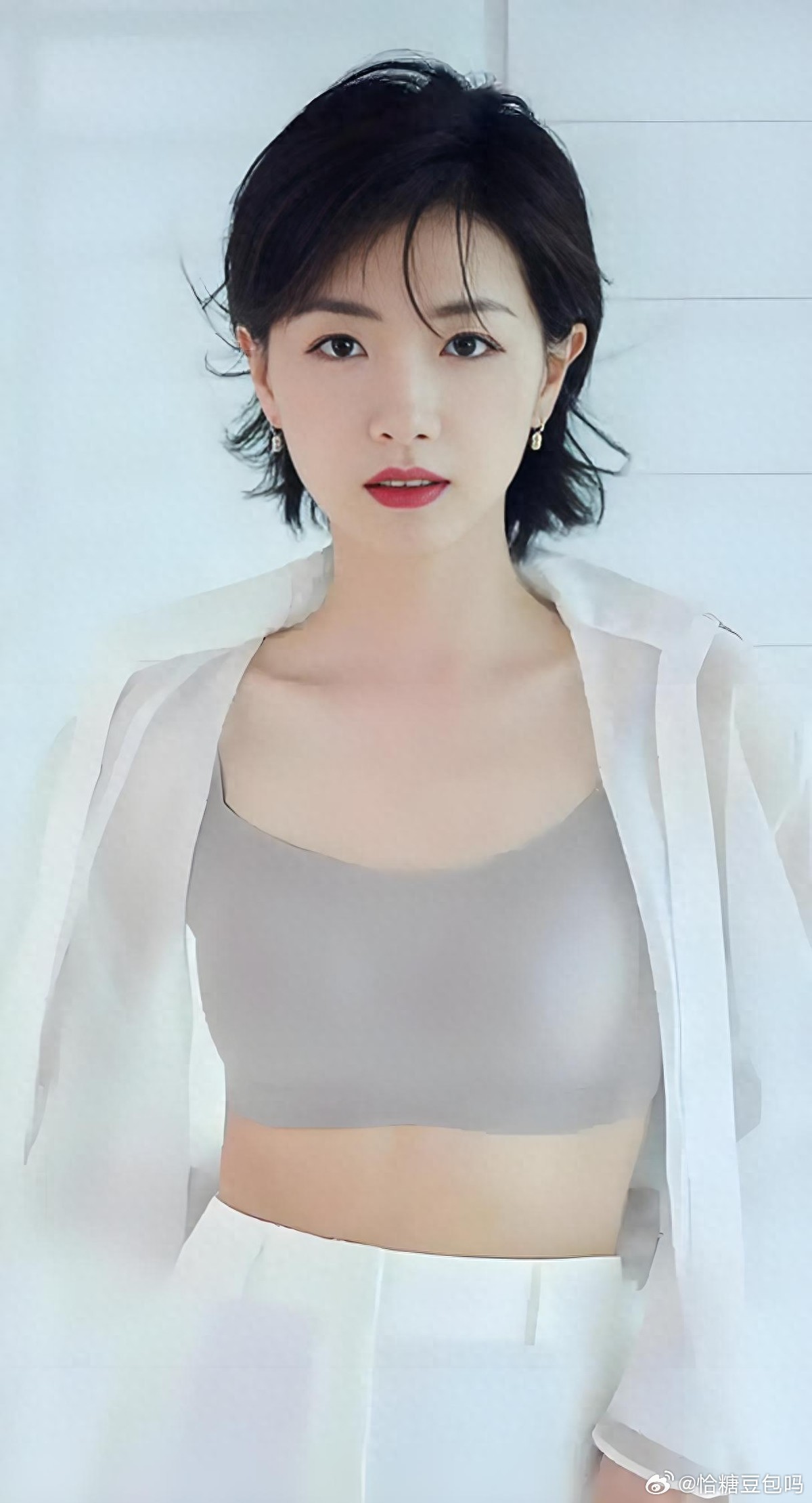 万茜真的很让人佩服，之前说自己是不婚族，后来遇到徐洪涛，40岁高龄还愿意生孩子