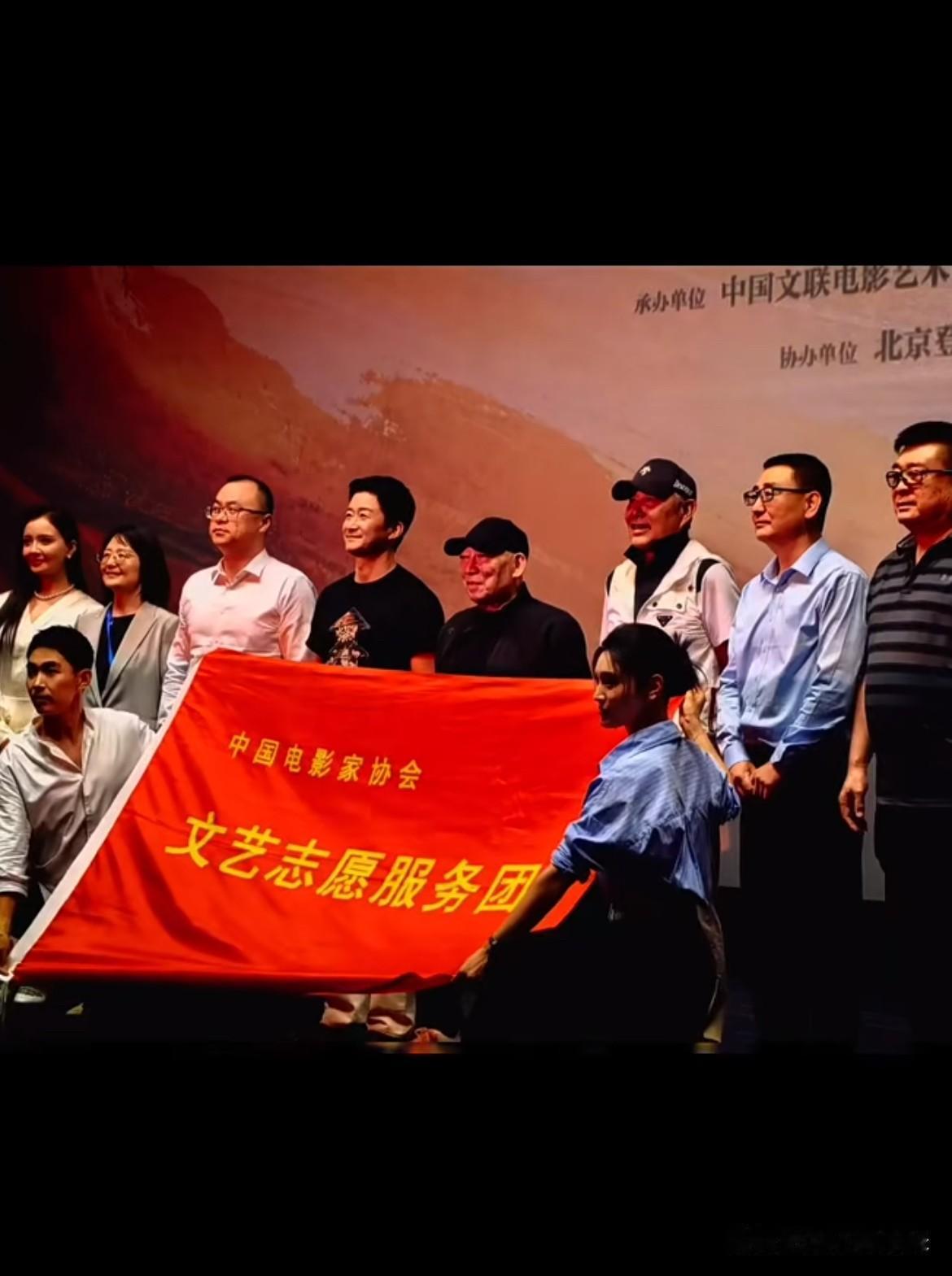 陈道明说了，必须要拍第二部，并且要快！自己也想参演一个角色[捂脸哭][捂脸哭]，还说