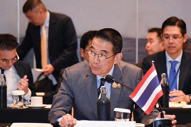 中缅经济走廊来了，从巴基斯坦到伊朗，中国织下大网撒向中东6月中旬，缅甸总统闵昂