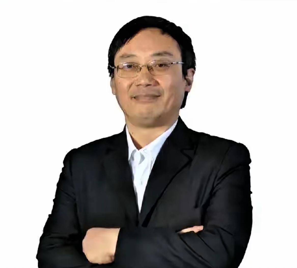 汤家凤一句话捅破了窗户纸：英语正在帮我们淘汰一批本该当科学家的人。​​这话不夸